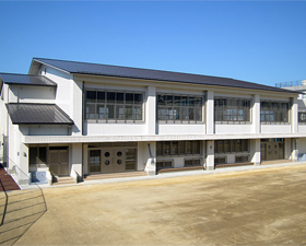 長崎市立高尾小学校屋内運動場
